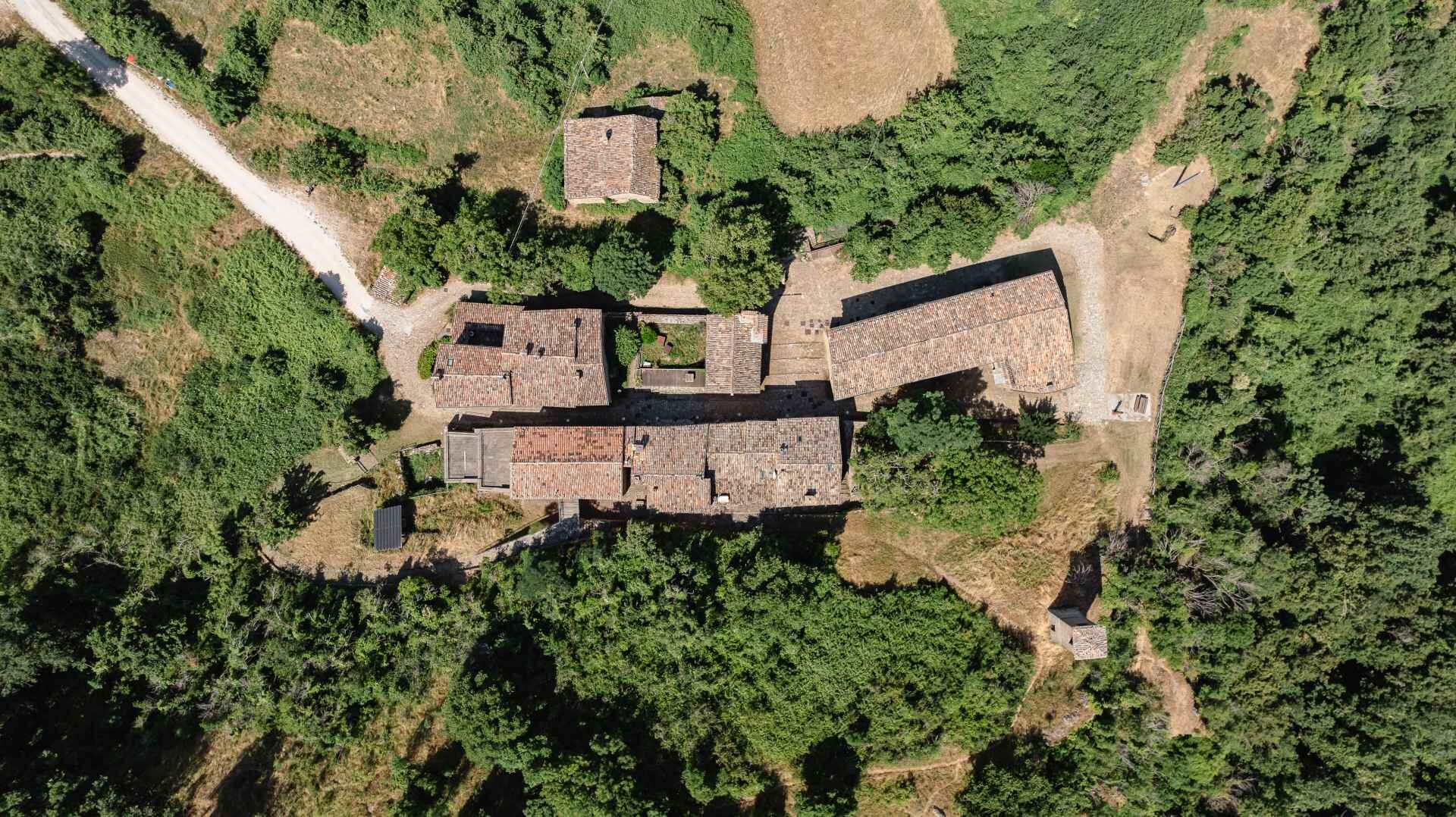 Borgo di Pietrarubbia, Marche | © Gianluca Maroccini