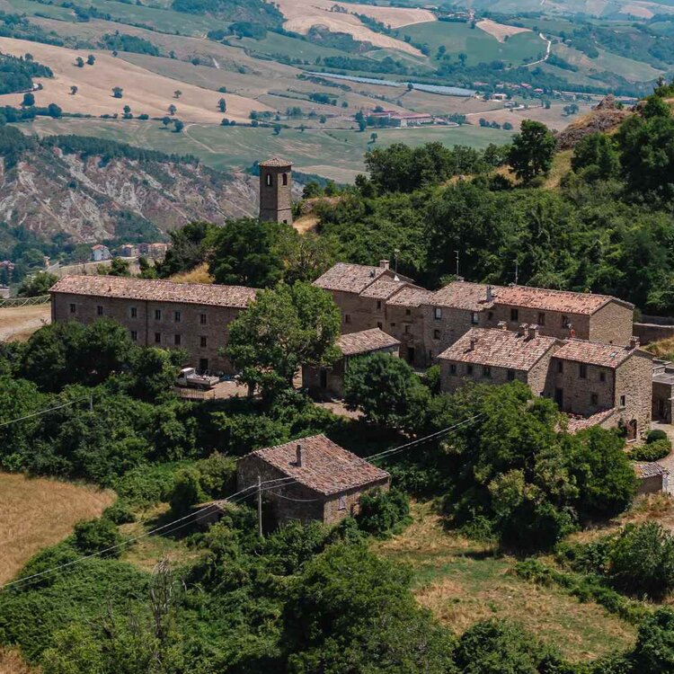 Borgo di Pietrarubbia, Marche | © Gianluca Maroccini